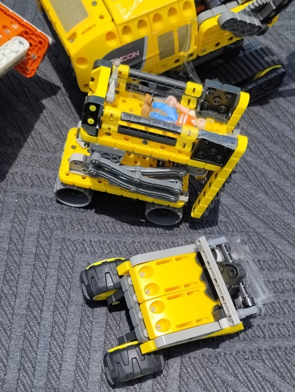 Lot of Vex Robotics Construction Machines- Interactive Building  Prototypes